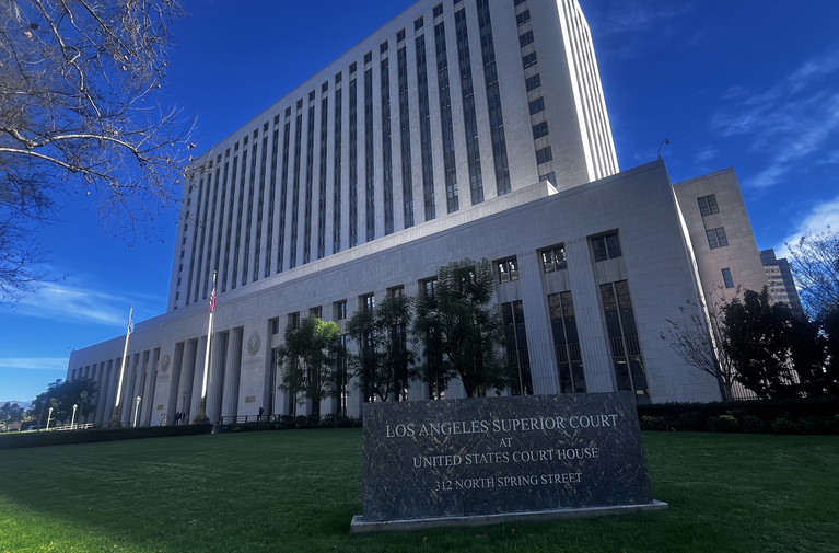 LA Jurors in Social Media Addiction Trial Send Two Notes to Judge