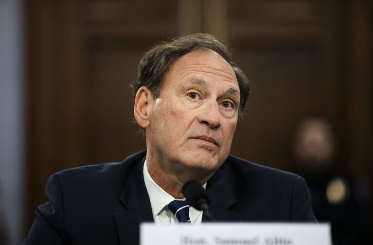 Alito Temporarily Pauses Fifth Circuit Decision Restricting Mail Access to Abortion Drug