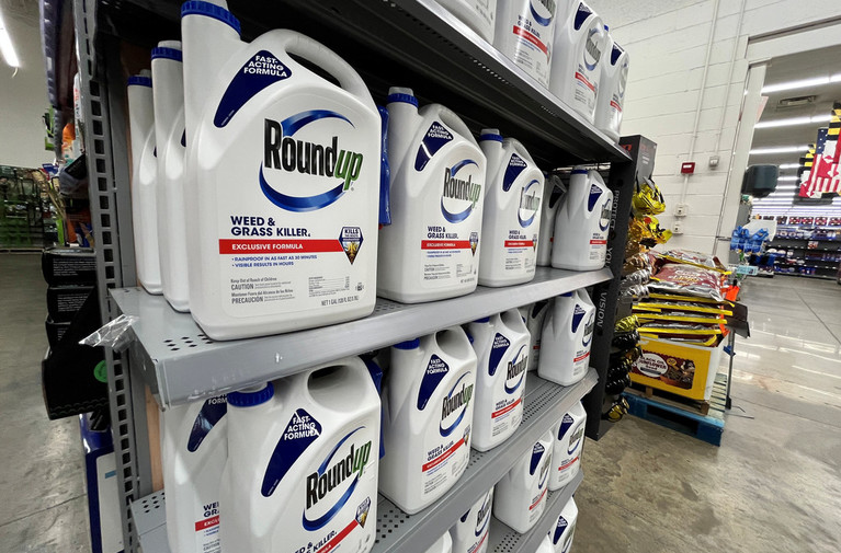 Critical Mass With Law.com’s Amanda Bronstad: Lawyers Line Up to Object to Roundup Settlement, Texas AG Wins Child Safety Ruling Against TikTok